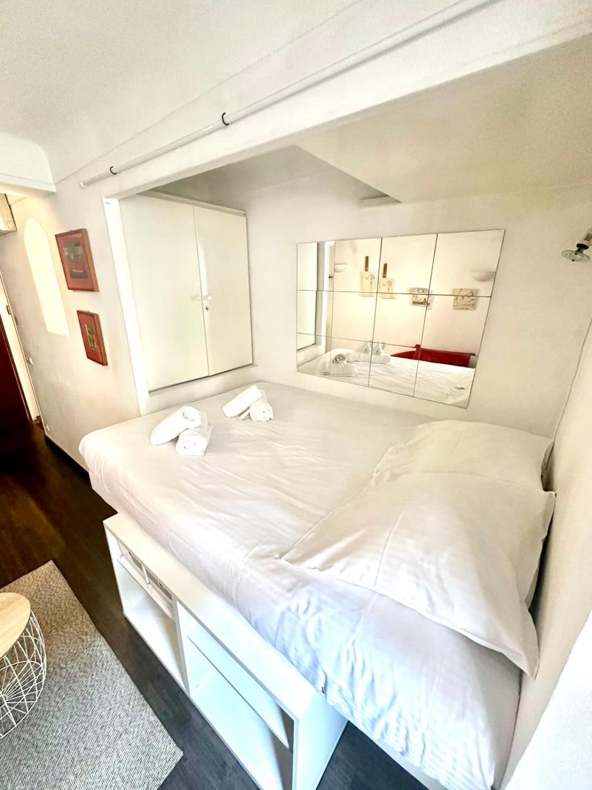 Bnb Renting Studio In The Heart Of Old Apartment *